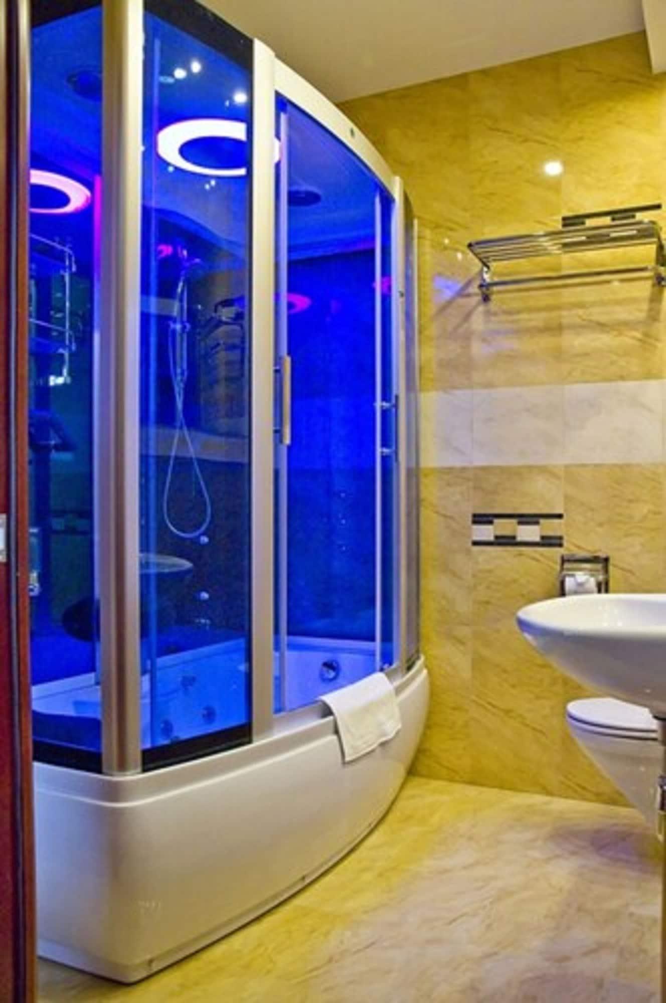 ורשה Hotel Holiday Park מראה חיצוני תמונה