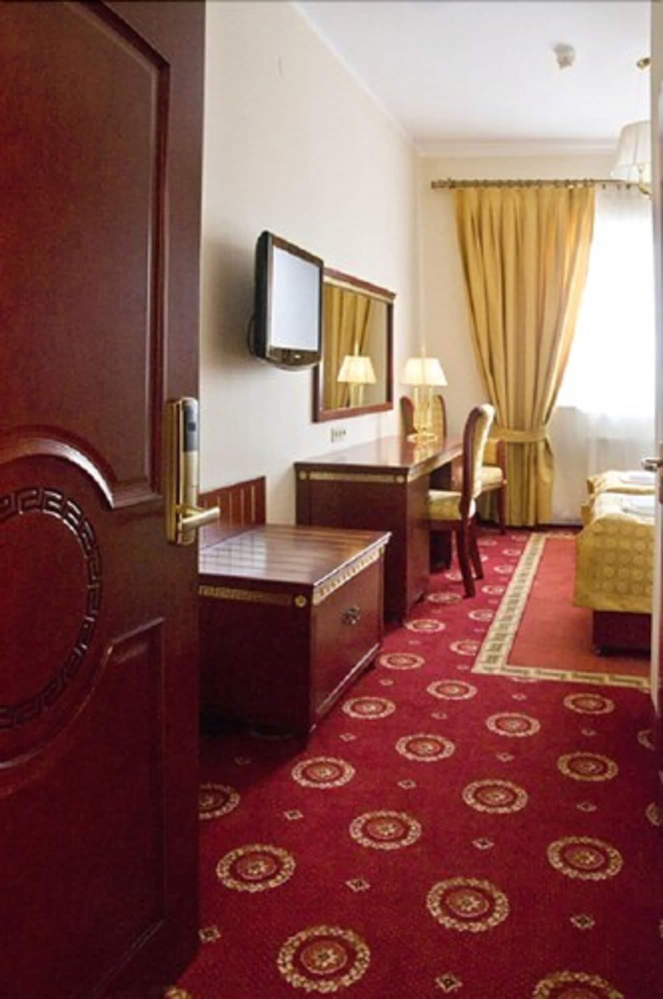 ורשה Hotel Holiday Park מראה חיצוני תמונה