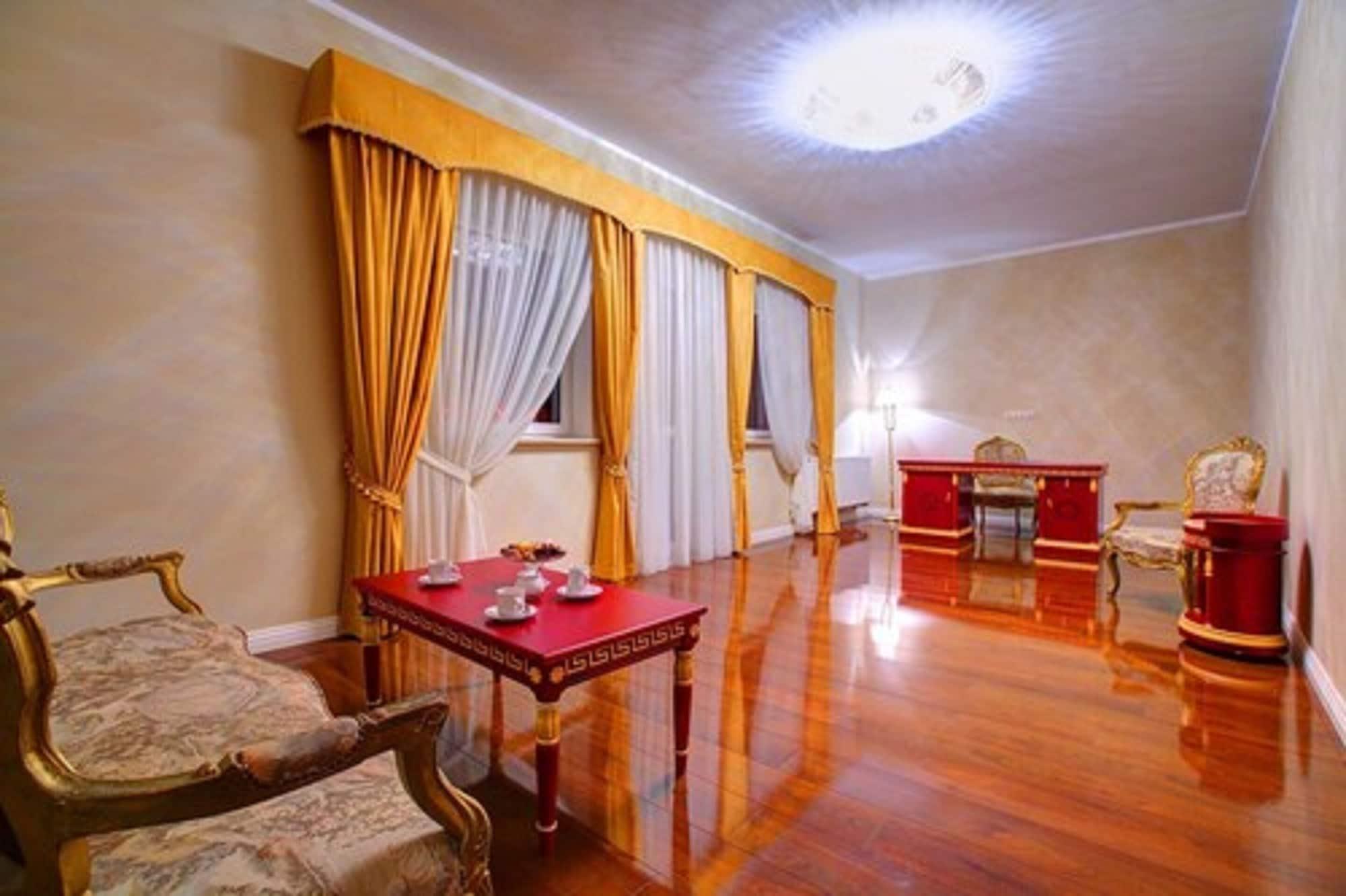 ורשה Hotel Holiday Park מראה חיצוני תמונה