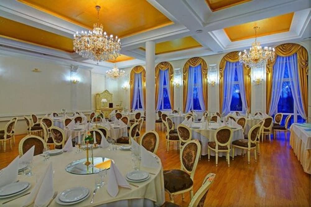 ורשה Hotel Holiday Park מראה חיצוני תמונה