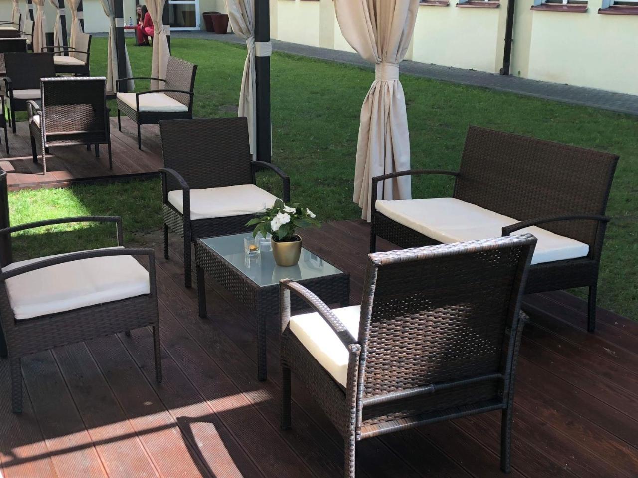 ורשה Hotel Holiday Park מראה חיצוני תמונה